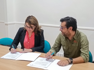 Mineduc y Fundación Educacional Collahuasi firman convenio de colaboración