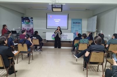 Funcionarios del Hospital Regional participan en taller de prevención de SENDA Tarapacá