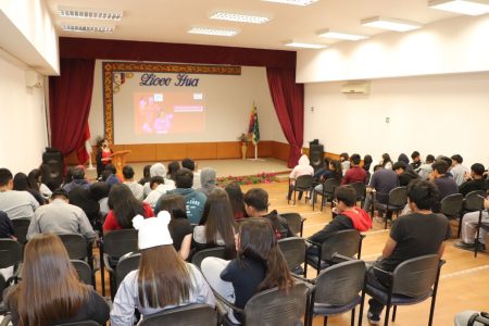 Estudiantes del Liceo de Huara participan en taller