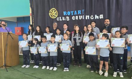 Rotary Club Cavancha entregó estímulos a más de 100 escolares