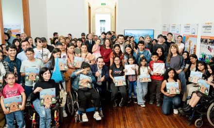 Niños y jóvenes del Instituto Teletón Iquique exponen sus creaciones